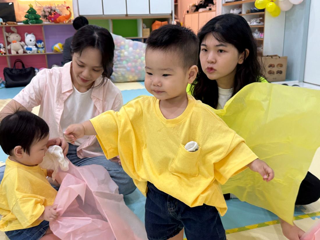 채색옷을 벗고 십자가 옷을 입어요 (21).jpg : 20250706 영아부 여름성경학교 첫째날