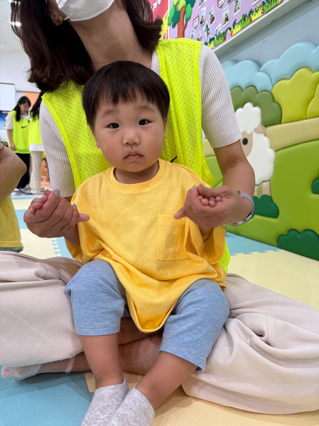 예배시간 (37).jpg : 20250706 영아부 여름성경학교 첫째날