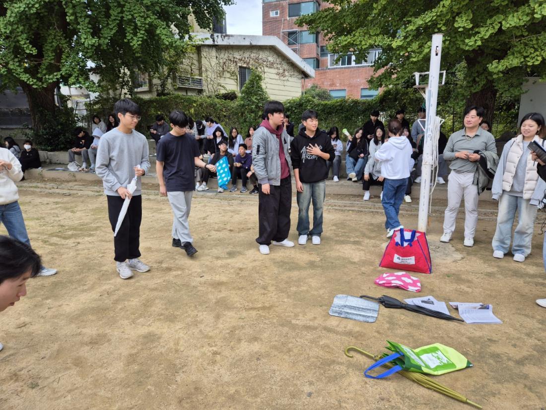 KakaoTalk_20241027_212550461_12.jpg : 10월 27일 고등부 예배 사진입니다