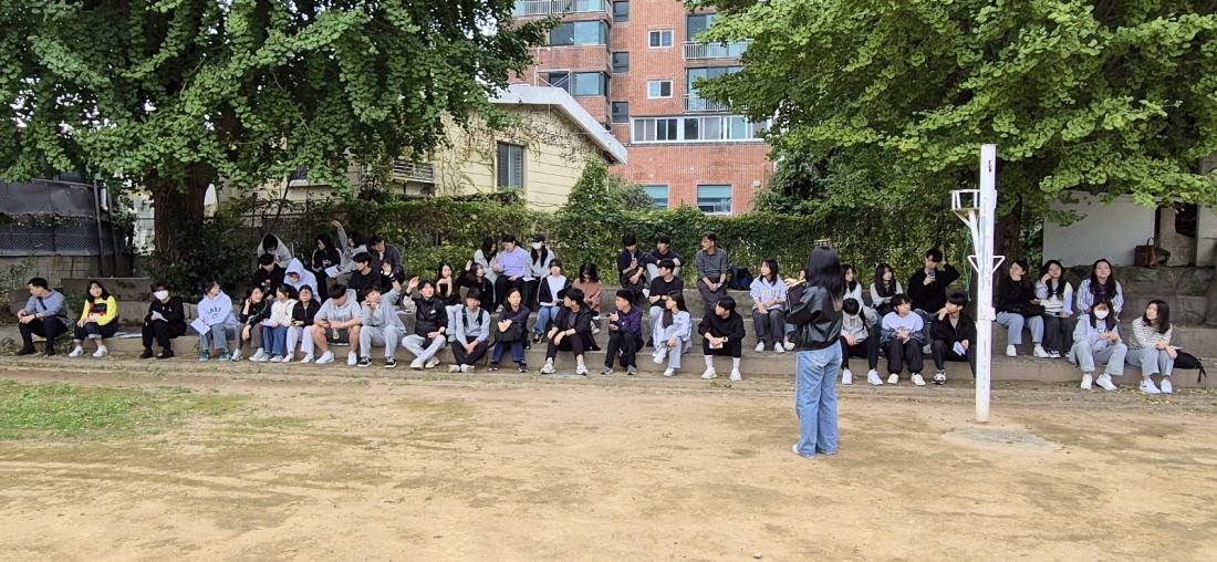 KakaoTalk_20241027_212550461_10.jpg : 10월 27일 고등부 예배 사진입니다