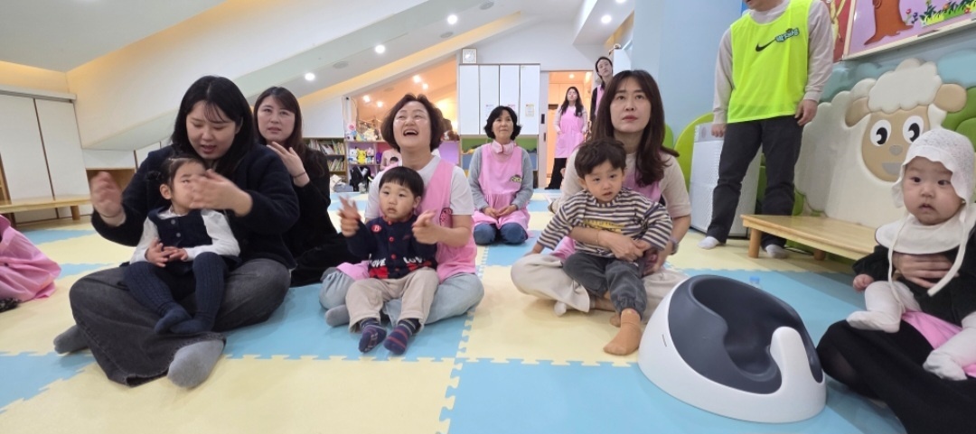 KakaoTalk_20260408_093900358_01.jpg : 3월29일 주일 영아부 예배