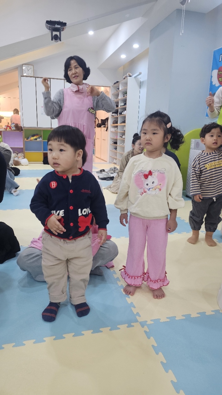 KakaoTalk_20260408_093908919_06.jpg : 3월29일 주일 영아부 예배