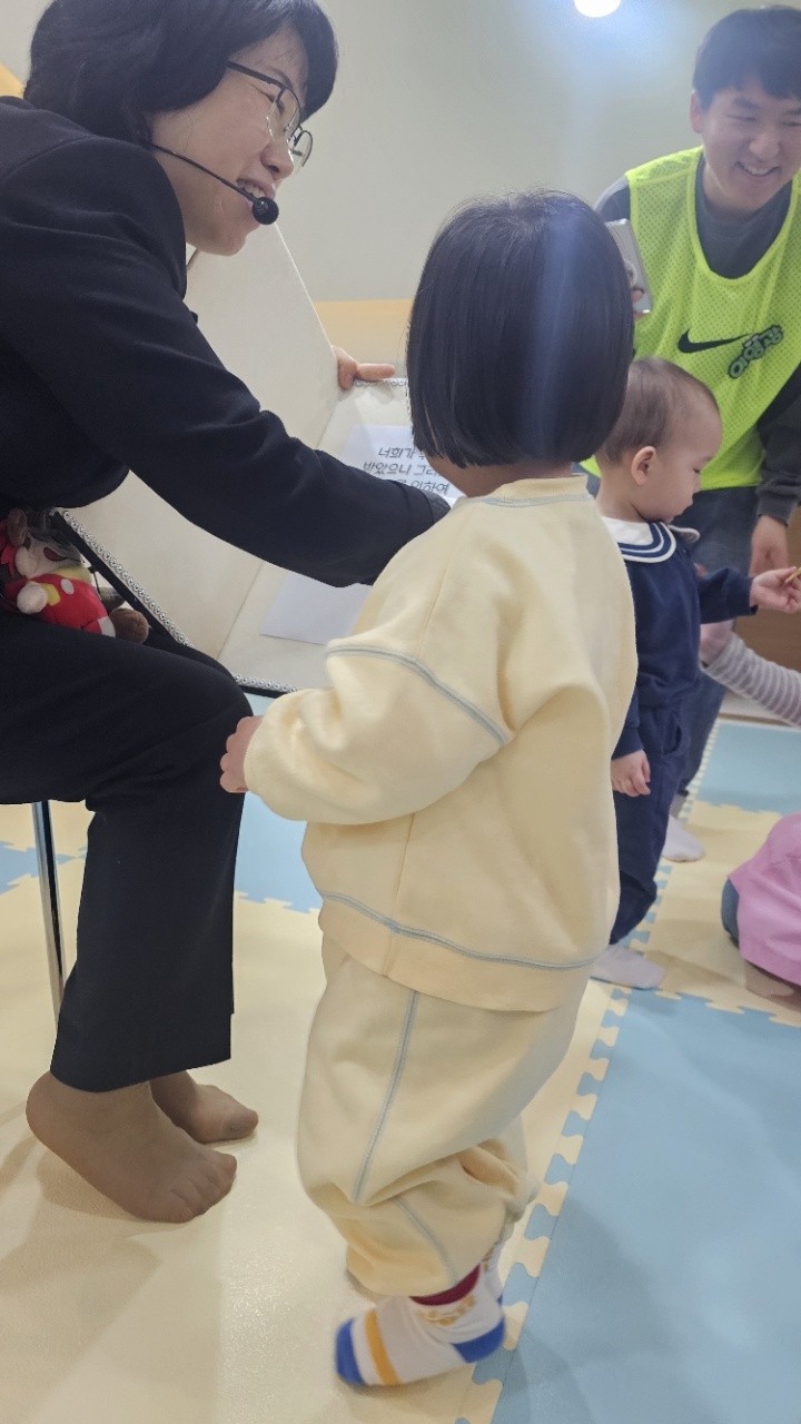 KakaoTalk_20260408_093900358_22.jpg : 3월29일 주일 영아부 예배