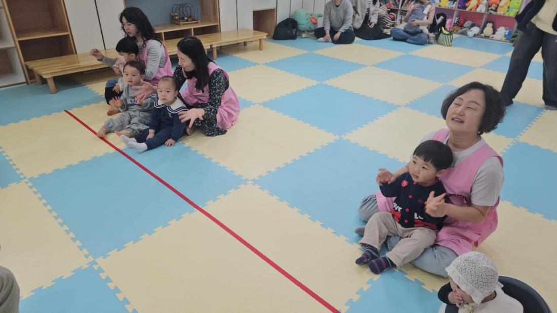 KakaoTalk_20260408_093905927_20.jpg : 3월29일 주일 영아부 예배