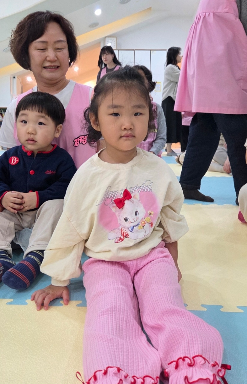 KakaoTalk_20260408_093900358_14.jpg : 3월29일 주일 영아부 예배