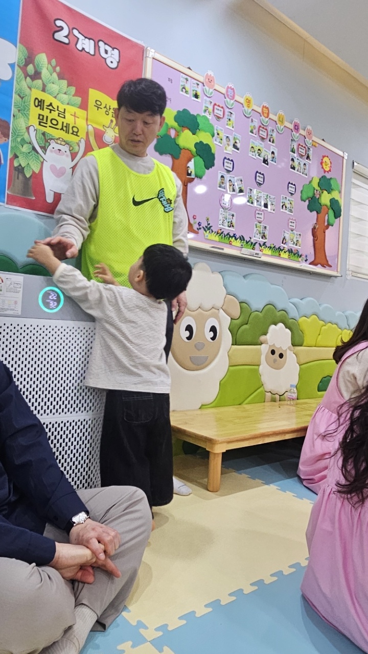 KakaoTalk_20260408_093900358_28.jpg : 3월29일 주일 영아부 예배