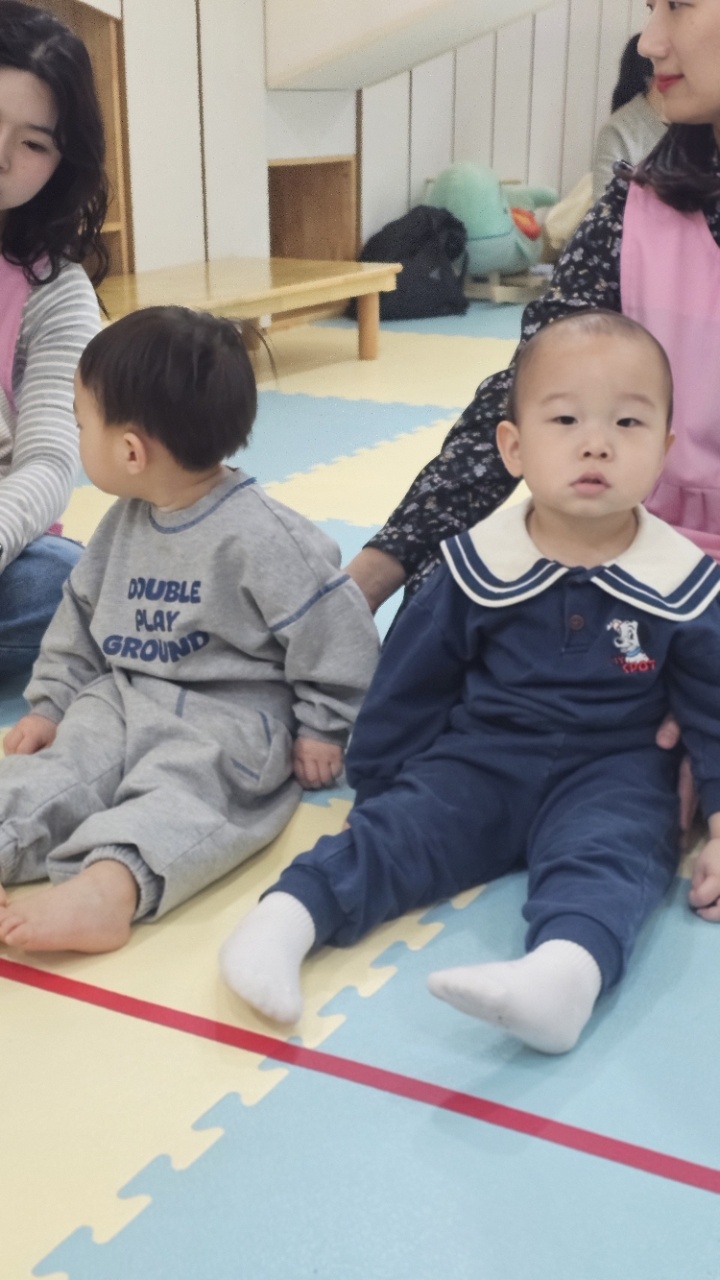 KakaoTalk_20260408_093905927_17.jpg : 3월29일 주일 영아부 예배