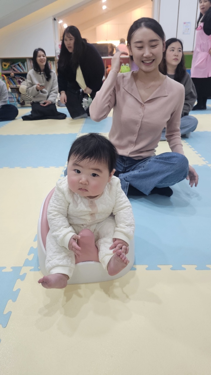 KakaoTalk_20260408_093908919_07.jpg : 3월29일 주일 영아부 예배