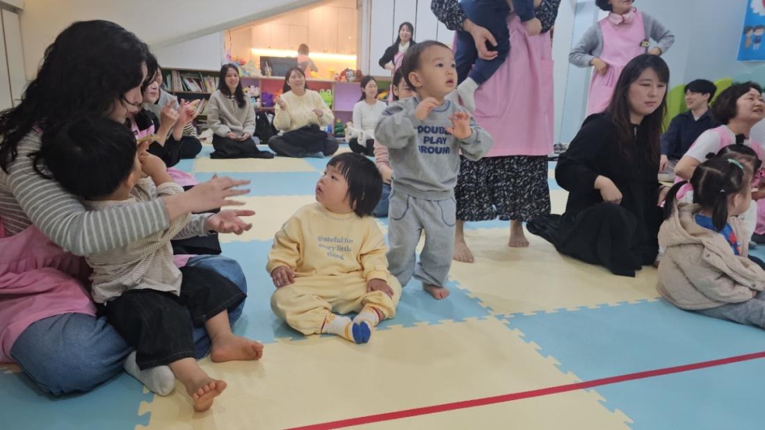 KakaoTalk_20260408_093908919_09.jpg : 3월29일 주일 영아부 예배