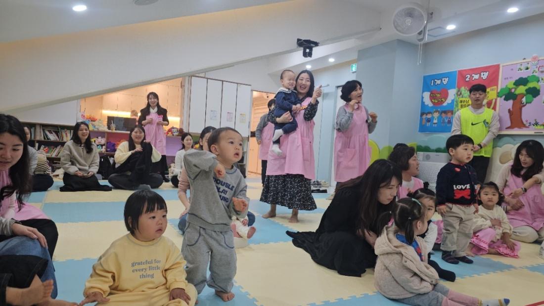 KakaoTalk_20260408_093908919_08.jpg : 3월29일 주일 영아부 예배