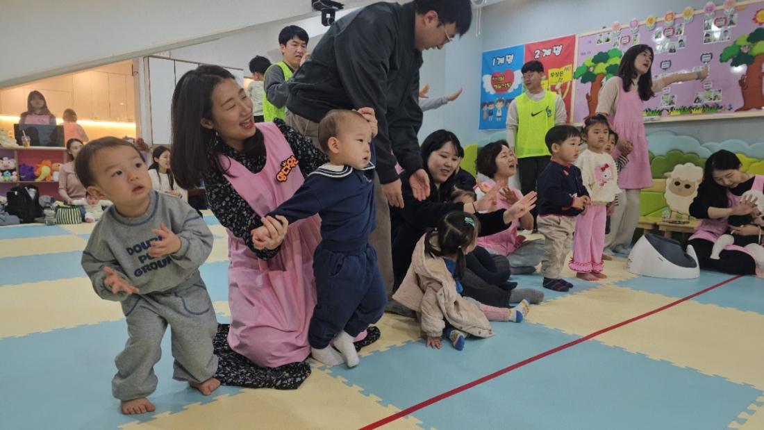 KakaoTalk_20260408_093908919_02.jpg : 3월29일 주일 영아부 예배