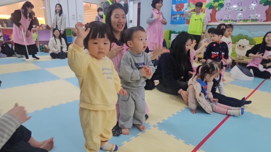 KakaoTalk_20260408_093908919_03.jpg : 3월29일 주일 영아부 예배