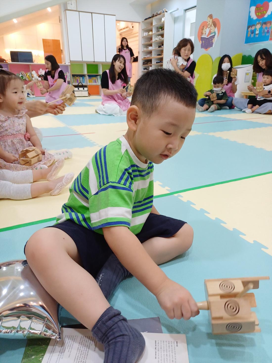 7 2부활동 (3).jpg : 20250803 영아부 예배(여름성경학교 영아부 동영상 링크 포함)