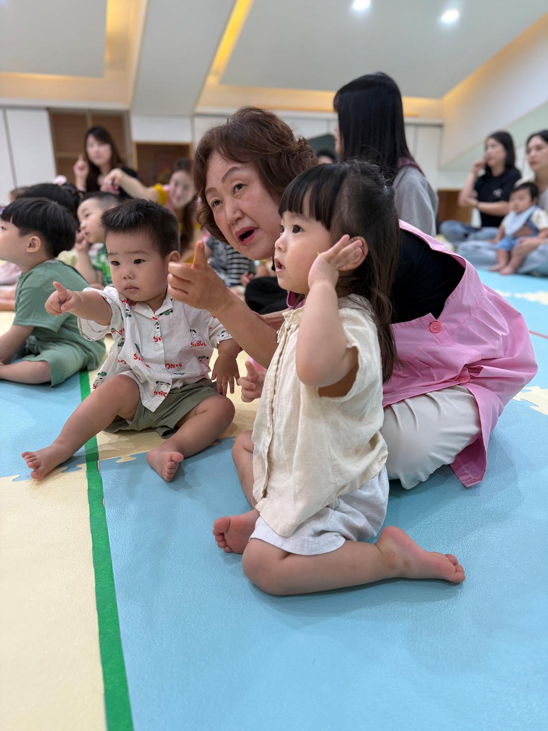 1 예배 (10).jpg : 20250803 영아부 예배(여름성경학교 영아부 동영상 링크 포함)