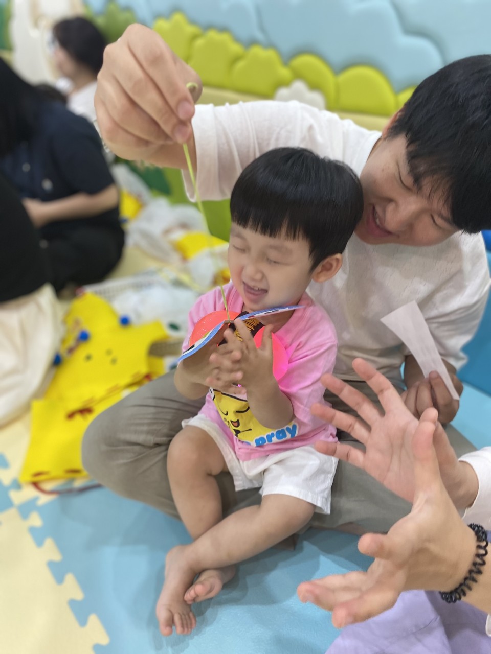 2 둘째날 (44-1) 복음꿀벌 뿅망치 활동 (15).jpeg : 7월 14일 주일 영아부 여름성경학교 둘째날