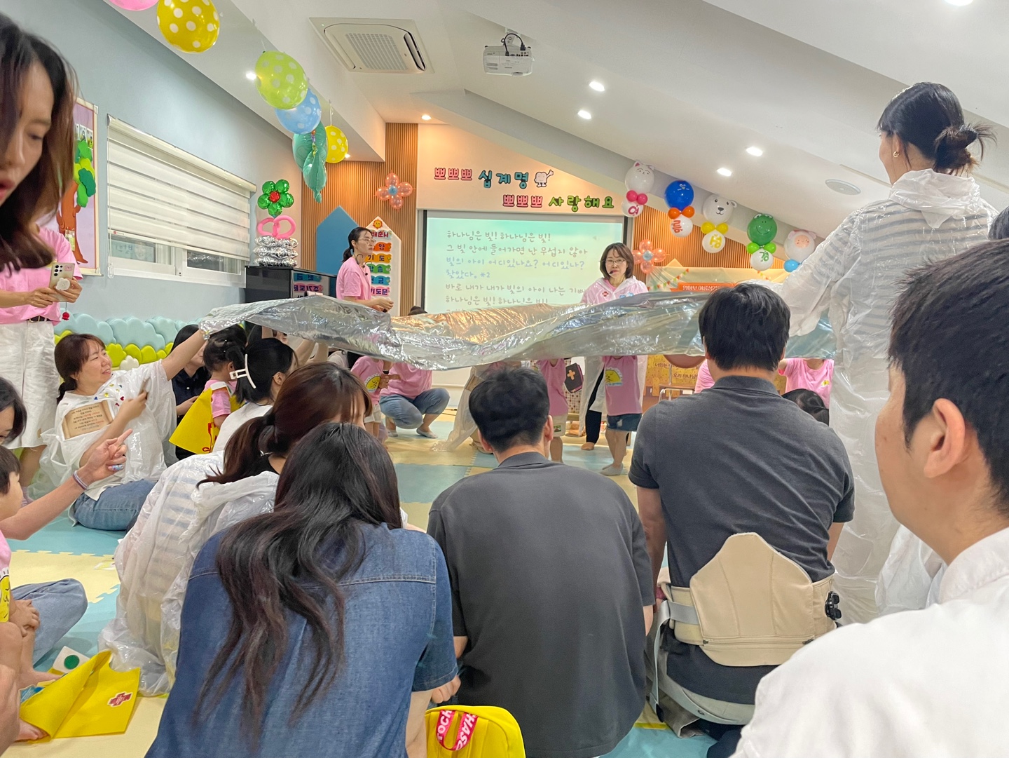2 둘째날 (46-1) 복음의 빛 스카프 (19).jpg : 7월 14일 주일 영아부 여름성경학교 둘째날