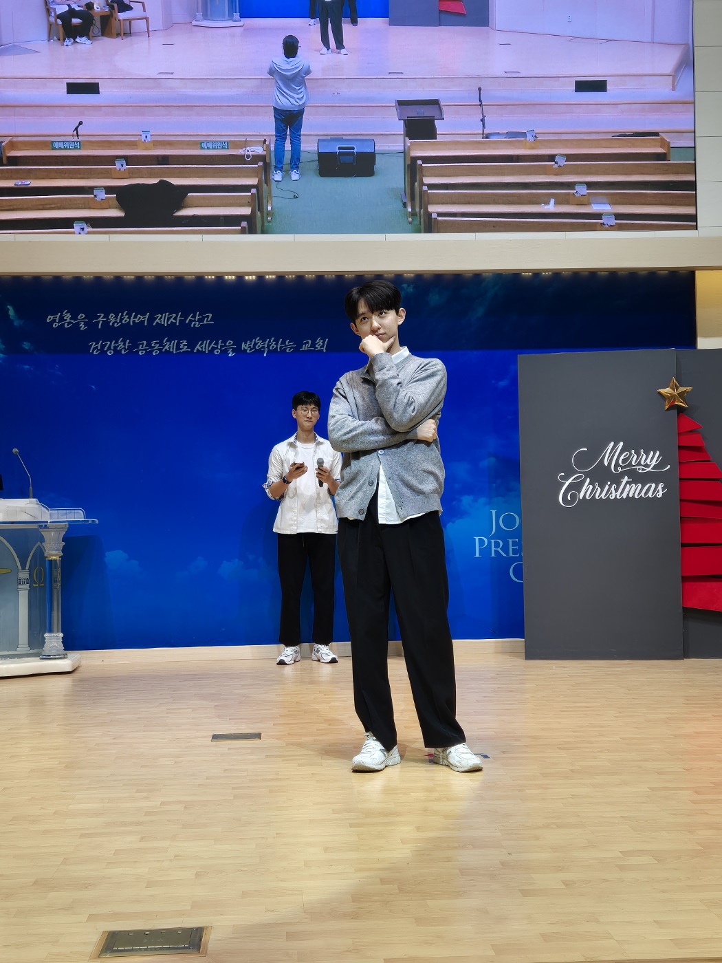 KakaoTalk_20241224_024715753_11.jpg : 12월 22일 고등부 성탄발표회 연습과 공연 사진입니다!