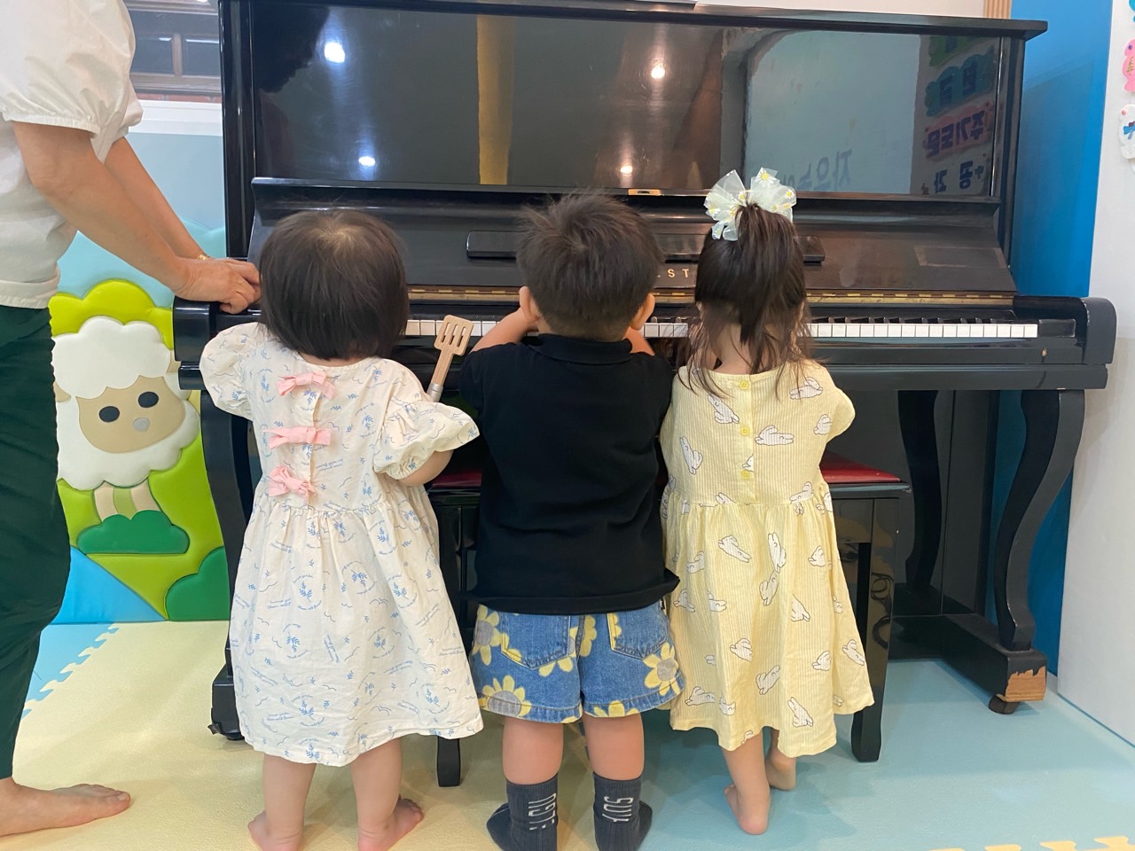 BandPhoto_2023_06_27_12_32_06.jpg : 영아부 예배입니다