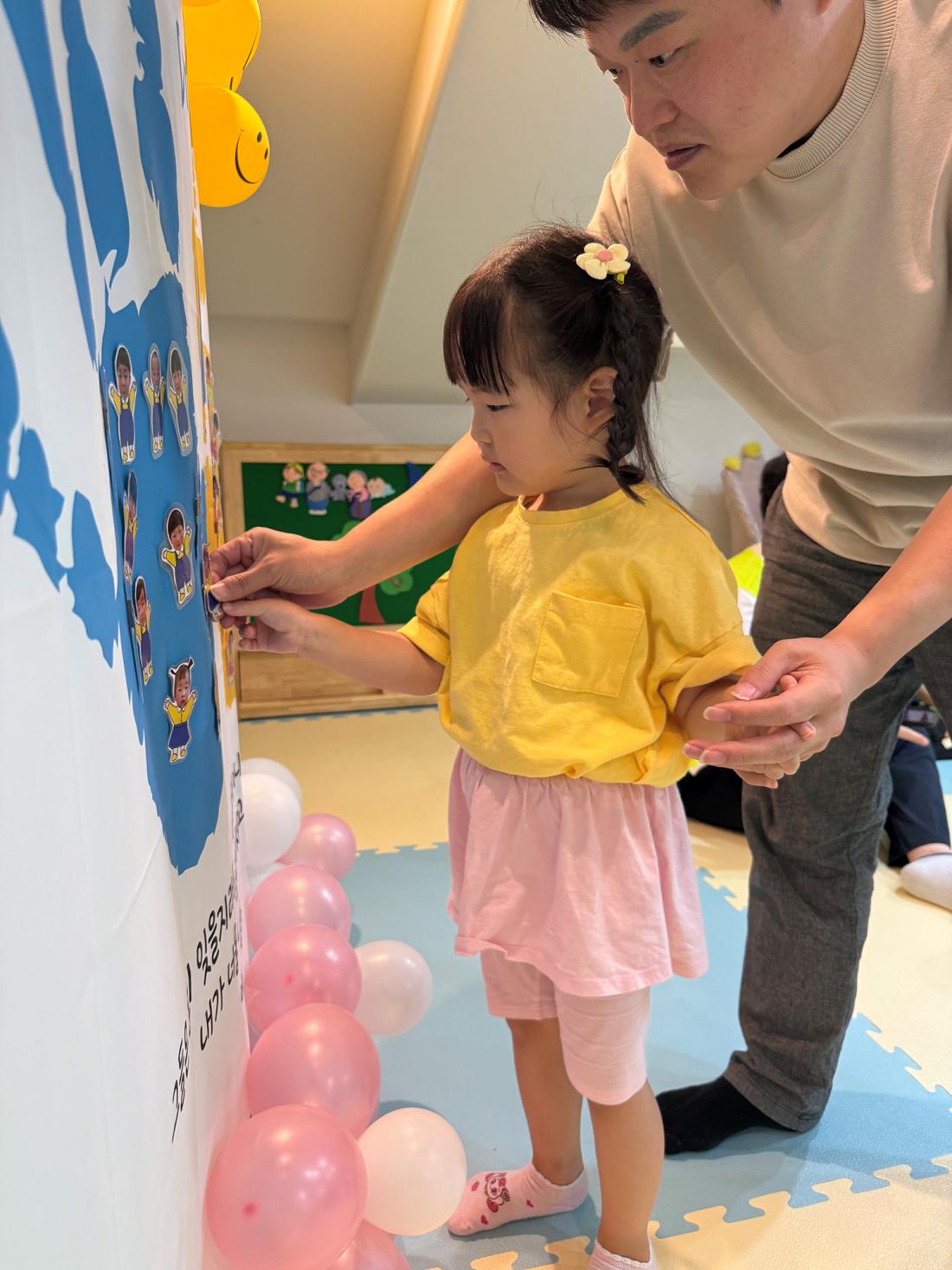 3 하나님의 손에 새겨져 있어요 (57).jpg : 20250713 영아부 여름성경학교 둘째날