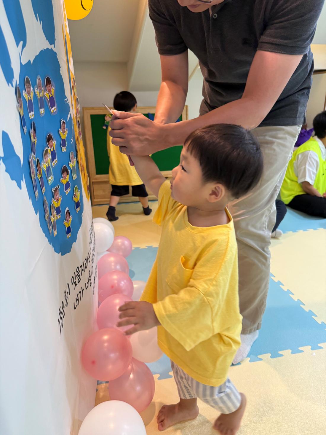 3 하나님의 손에 새겨져 있어요 (80).jpg : 20250713 영아부 여름성경학교 둘째날