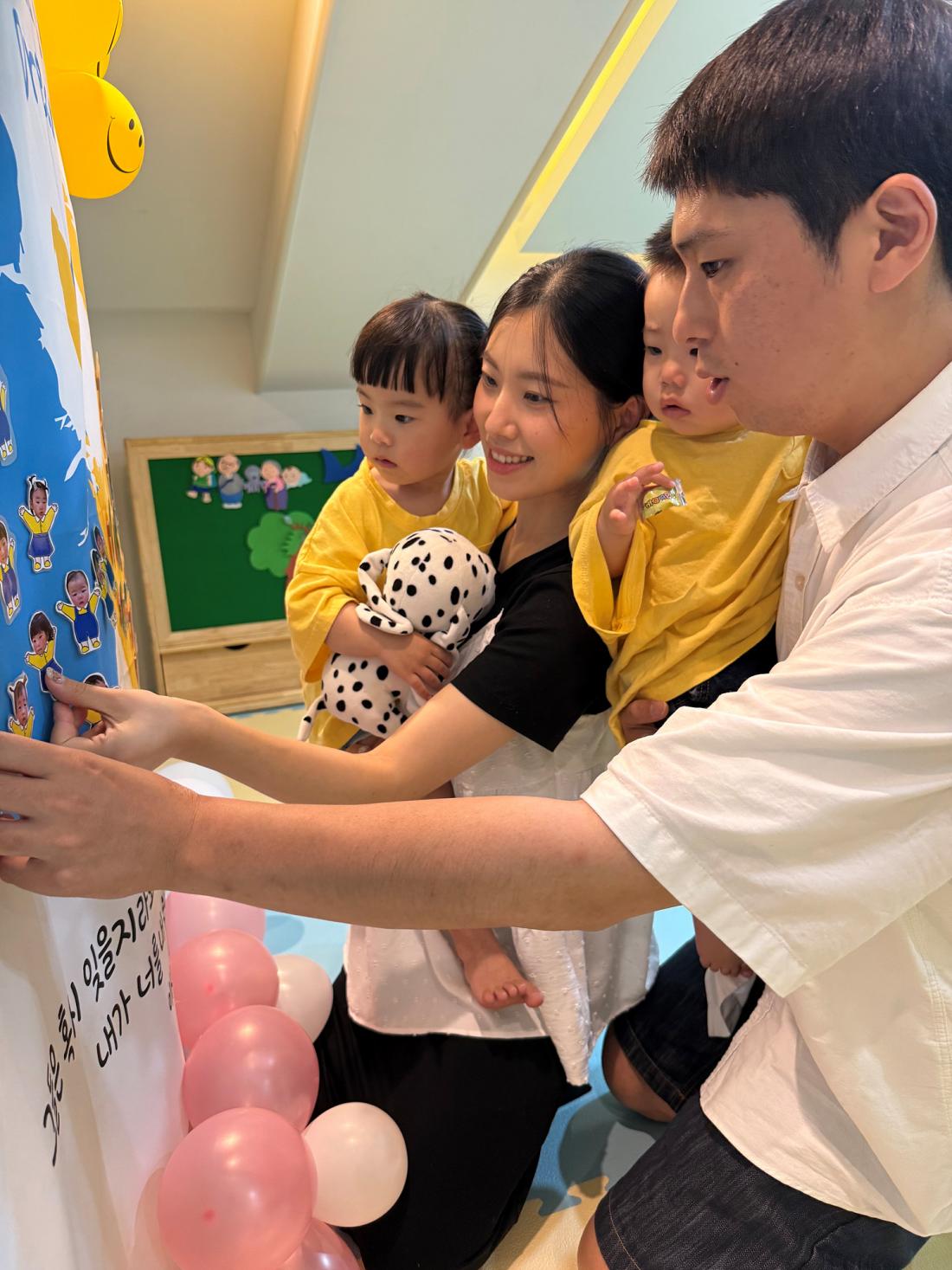 3 하나님의 손에 새겨져 있어요 (64).jpg : 20250713 영아부 여름성경학교 둘째날