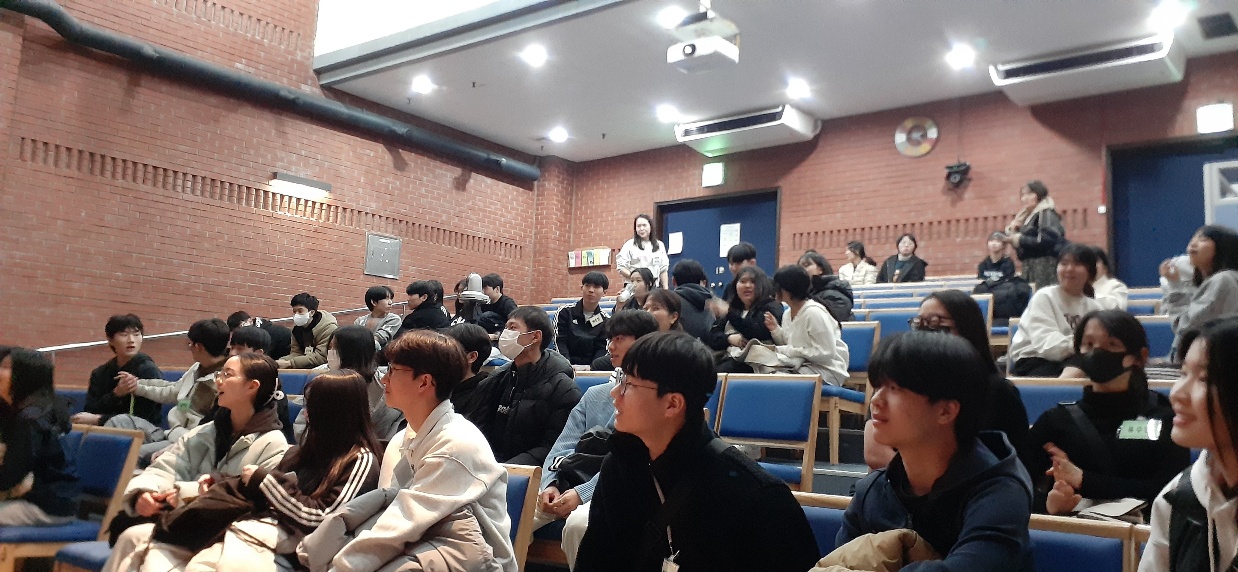 KakaoTalk_20240222_022510666_12.jpg : 고등부 겨울수련회 1일차 사진입니다