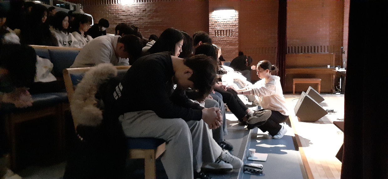 KakaoTalk_20240222_022510666_20.jpg : 고등부 겨울수련회 1일차 사진입니다