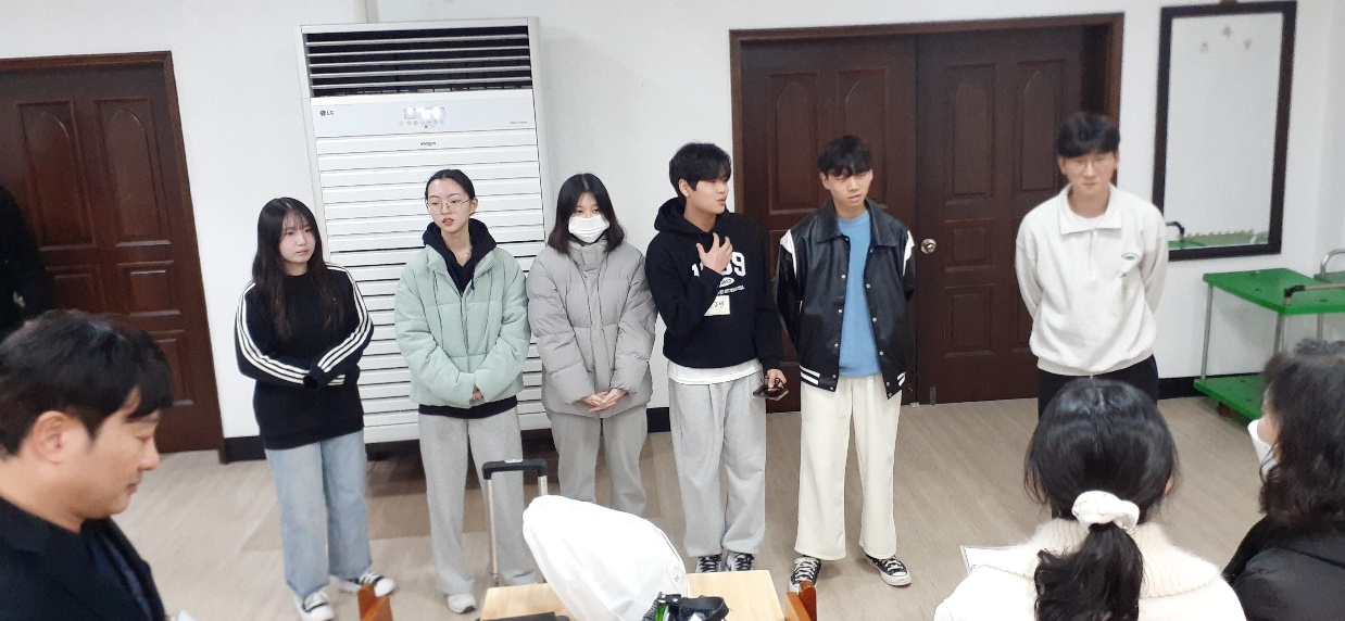 KakaoTalk_20240222_022510666_05.jpg : 고등부 겨울수련회 1일차 사진입니다