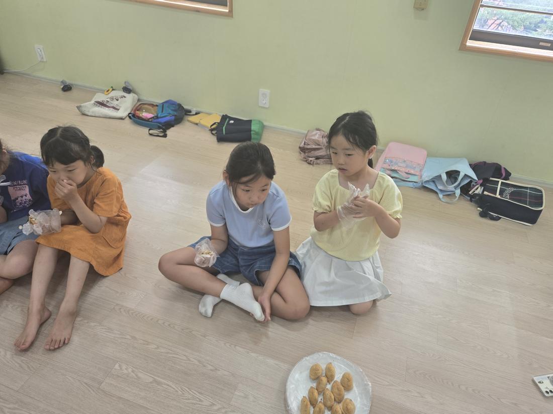 KakaoTalk_20250805_112048764_05.jpg : 8월 첫째주 유년부 예배입니다^^