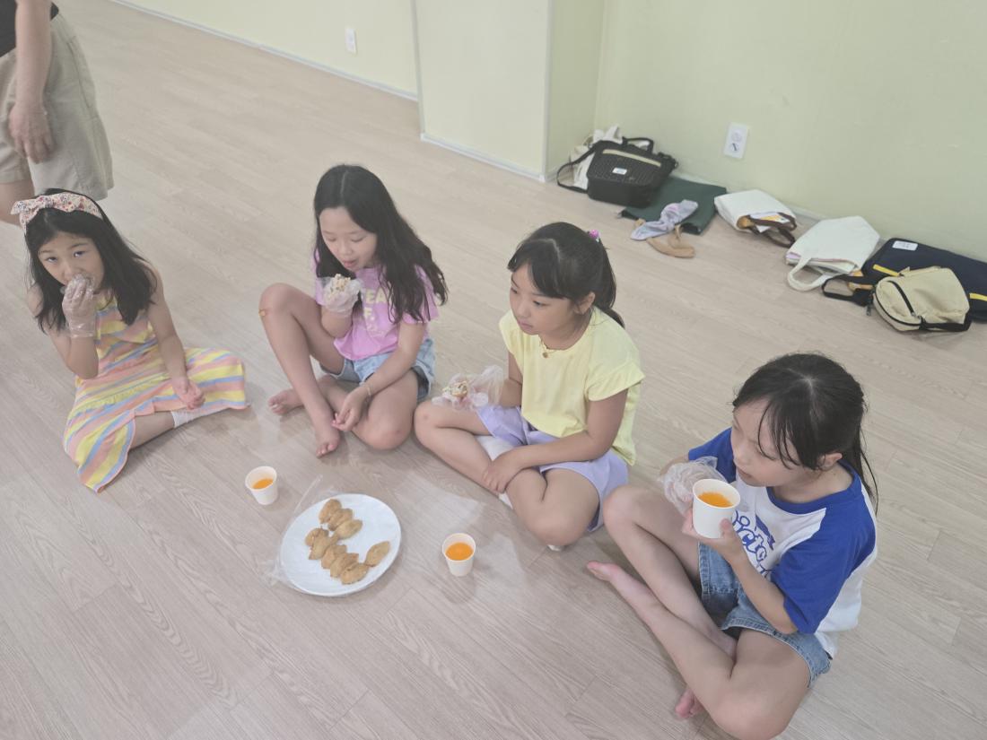 KakaoTalk_20250805_112048764_04.jpg : 8월 첫째주 유년부 예배입니다^^