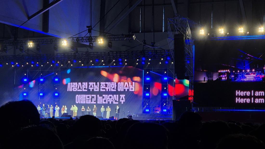 KakaoTalk_20250109_212318207_05.jpg : 2025년 1월 7일 고등부 겨울수련회 사진입니다~
