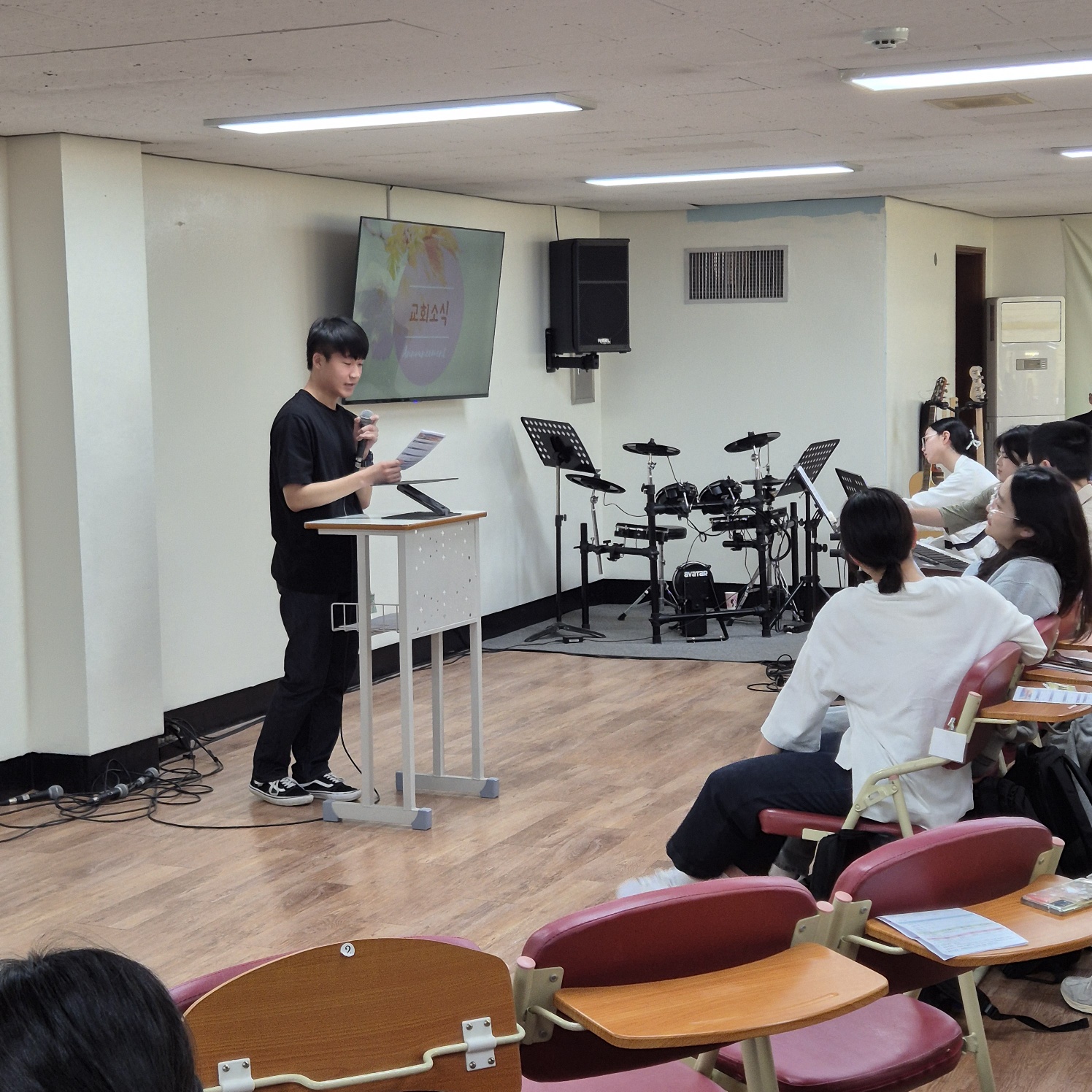 KakaoTalk_20240428_223242661_10.jpg : 4/28 고등부 예배 사진입니다