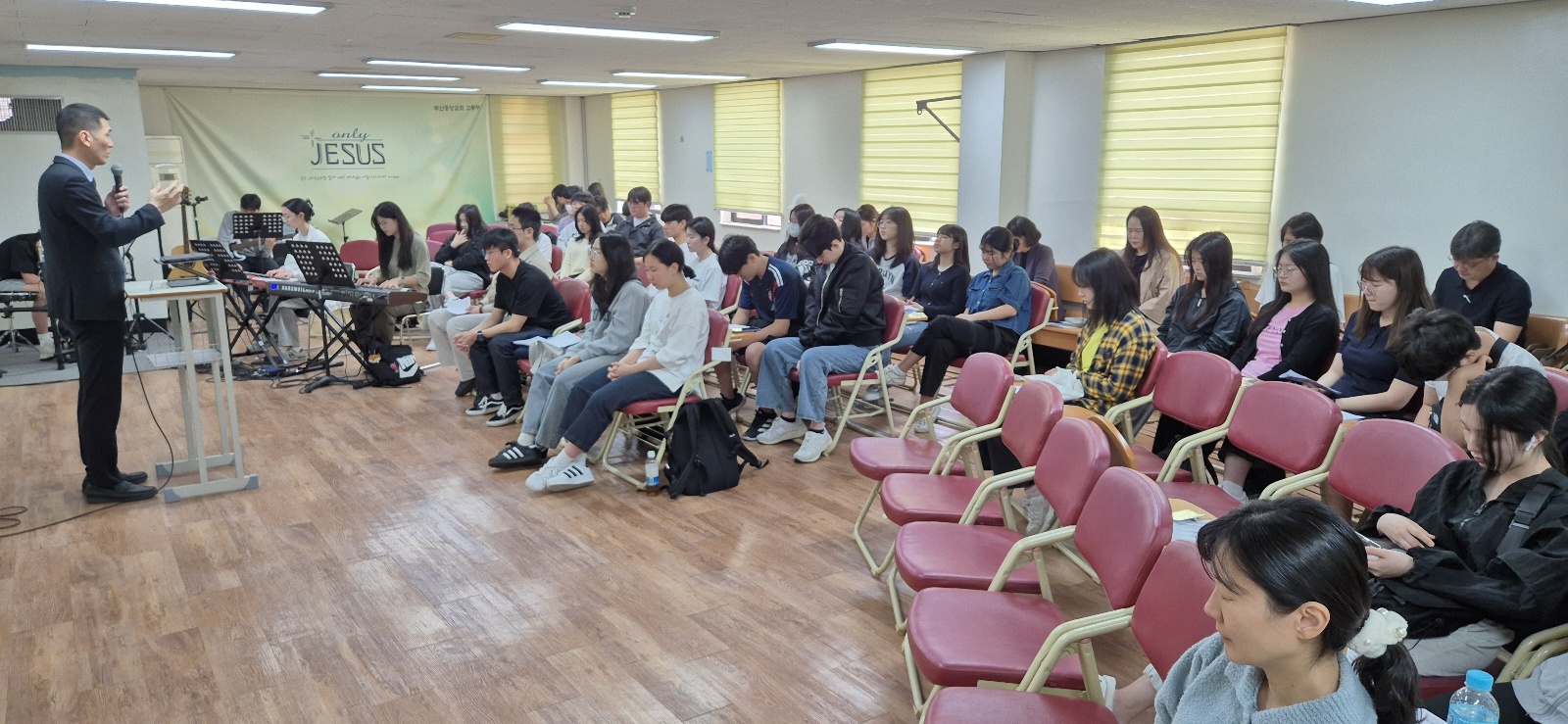 KakaoTalk_20240428_223242661_08.jpg : 4/28 고등부 예배 사진입니다