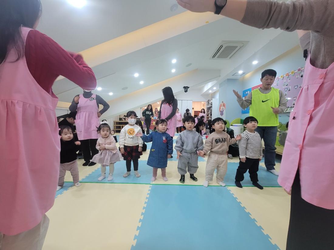2025년 부산중앙교회 영아부_사진_20250120_10.jpg : 1월19일 주일 영아부 예배