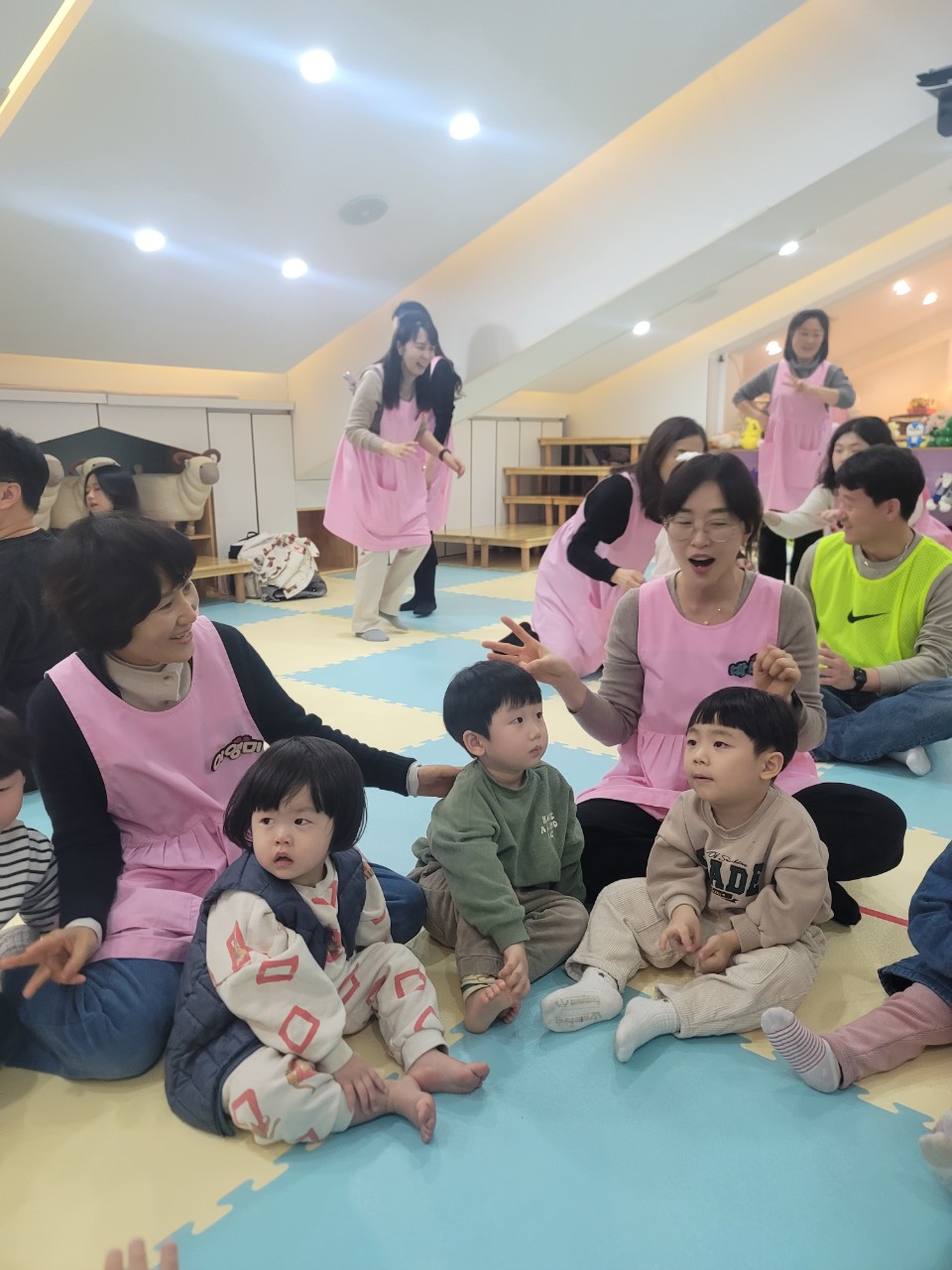 2025년 부산중앙교회 영아부_사진_20250120_48.jpg : 1월19일 주일 영아부 예배