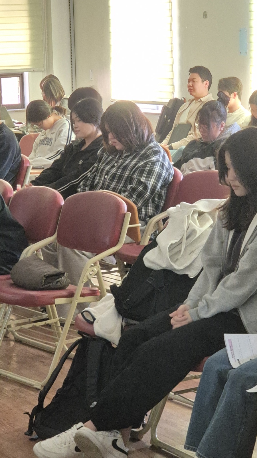 KakaoTalk_20250426_011315787_09.jpg : 4월 6일 고등부 예배 사진입니다~