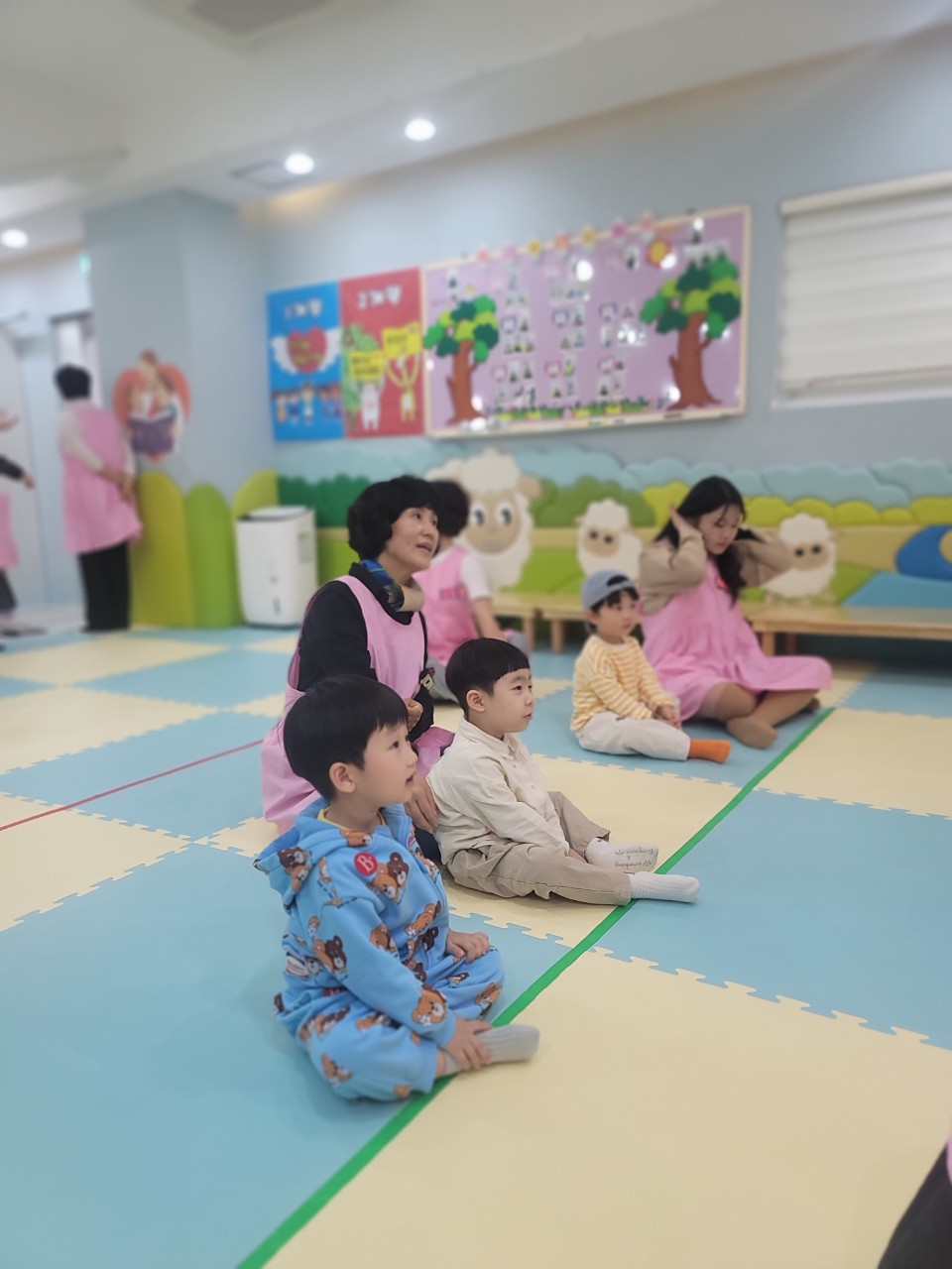 2025년 부산중앙교회 영아부_사진_20250407_1.jpg : 4월6일 주일 영아부 예배