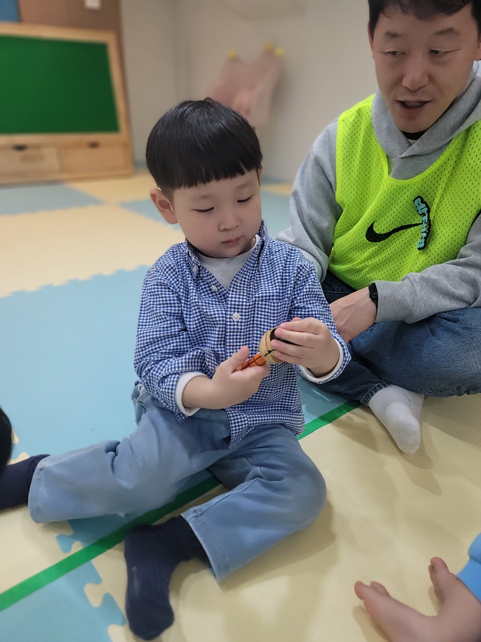 2025년 부산중앙교회 영아부_사진_20250407_38.jpg : 4월6일 주일 영아부 예배