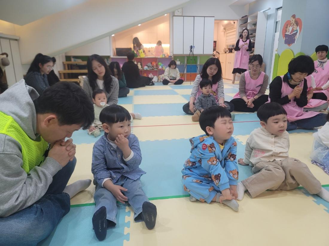 2025년 부산중앙교회 영아부_사진_20250407_16.jpg : 4월6일 주일 영아부 예배