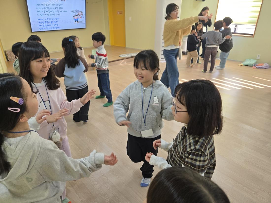 KakaoTalk_20260104_162006445_19.jpg : 2026 유년부 첫 예배 모습입니다^^