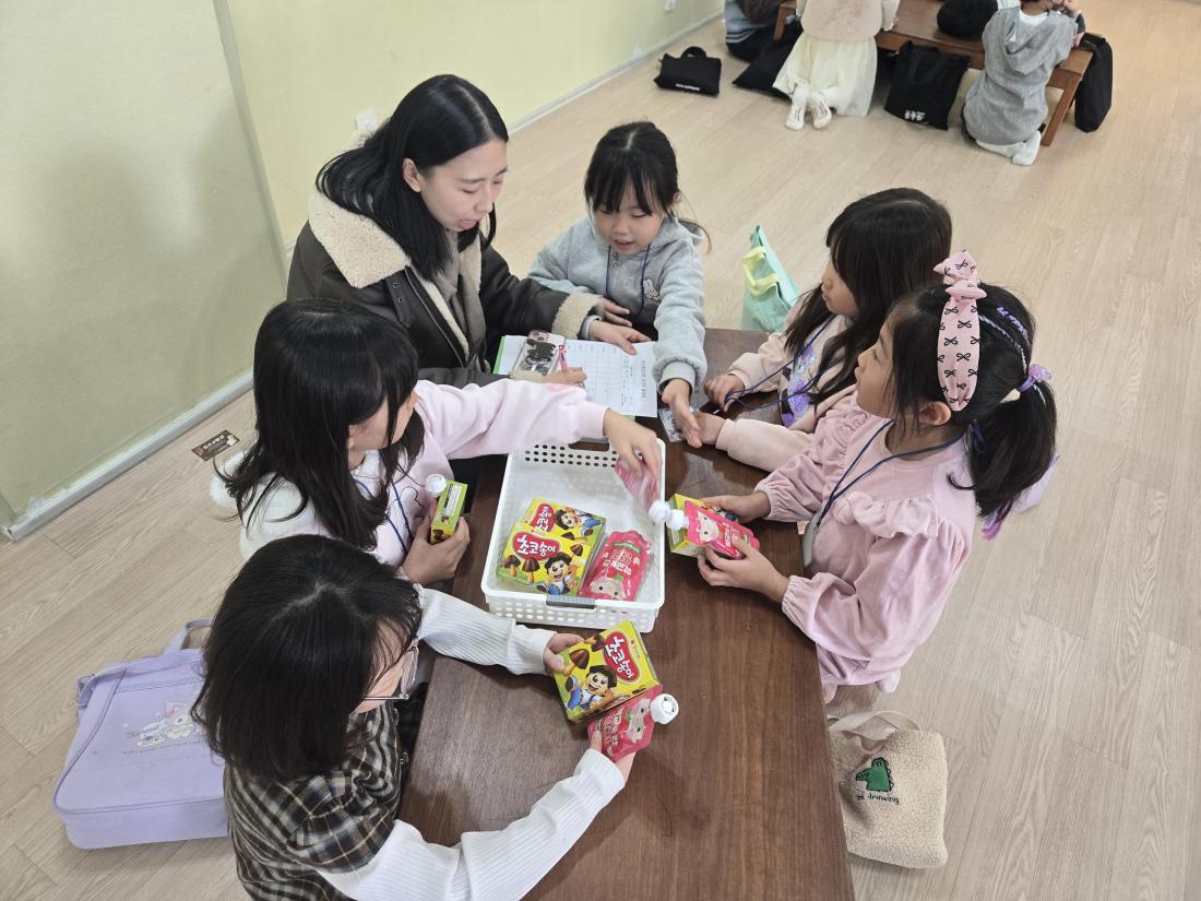 KakaoTalk_20260104_161800844_11.jpg : 2026 유년부 첫 예배 모습입니다^^