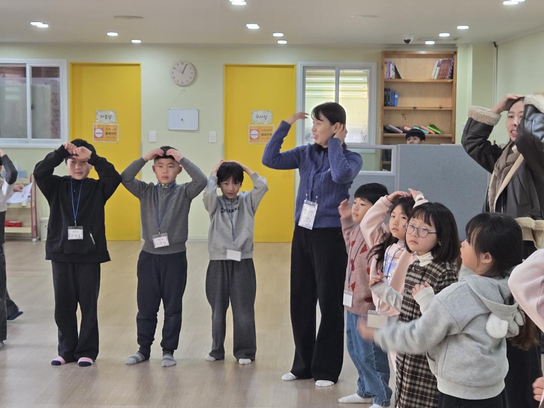 KakaoTalk_20260104_162006445_24.jpg : 2026 유년부 첫 예배 모습입니다^^