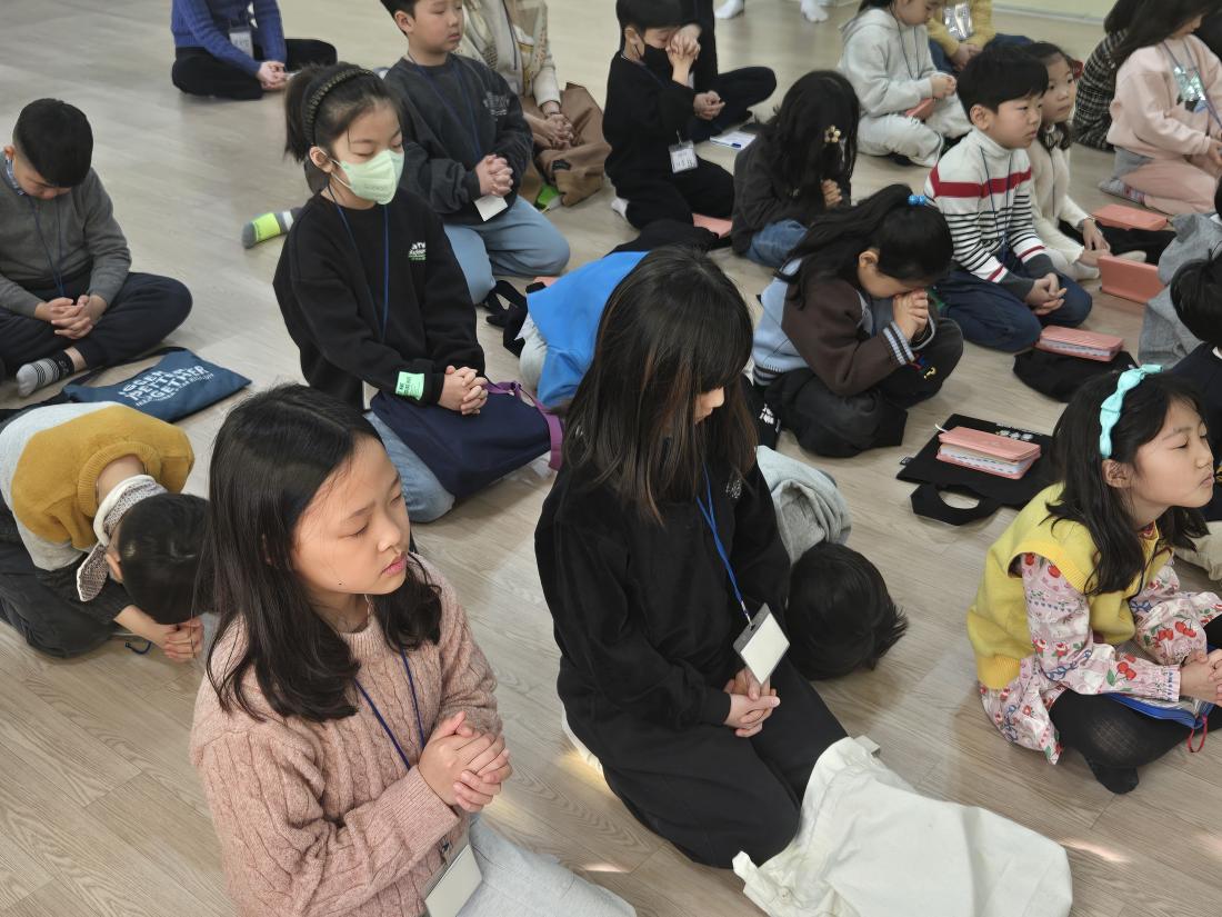 KakaoTalk_20260104_161800844_17.jpg : 2026 유년부 첫 예배 모습입니다^^