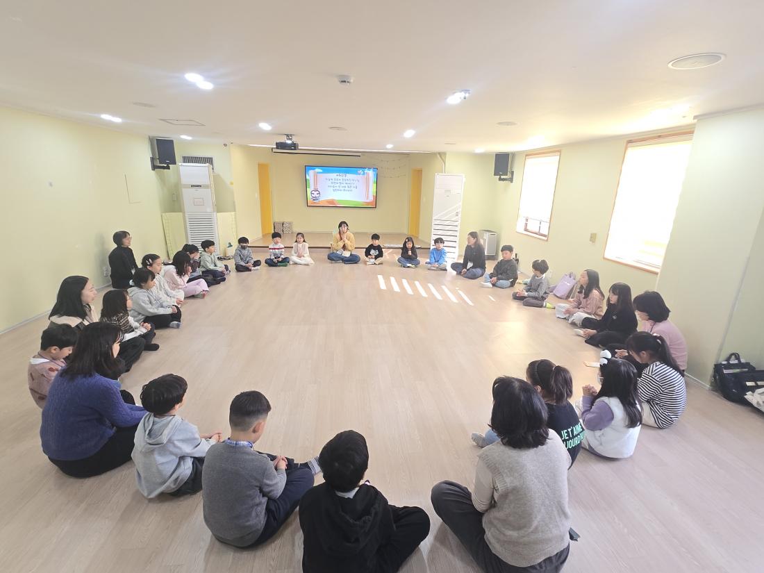 KakaoTalk_20260104_162006445_27.jpg : 2026 유년부 첫 예배 모습입니다^^