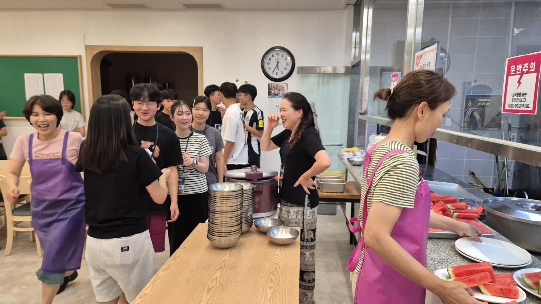KakaoTalk_20250906_155128066_10.jpg : 7/31-8/2 고등부 수련회 사진입니다~