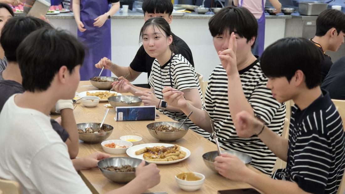 KakaoTalk_20250906_155128066_11.jpg : 7/31-8/2 고등부 수련회 사진입니다~