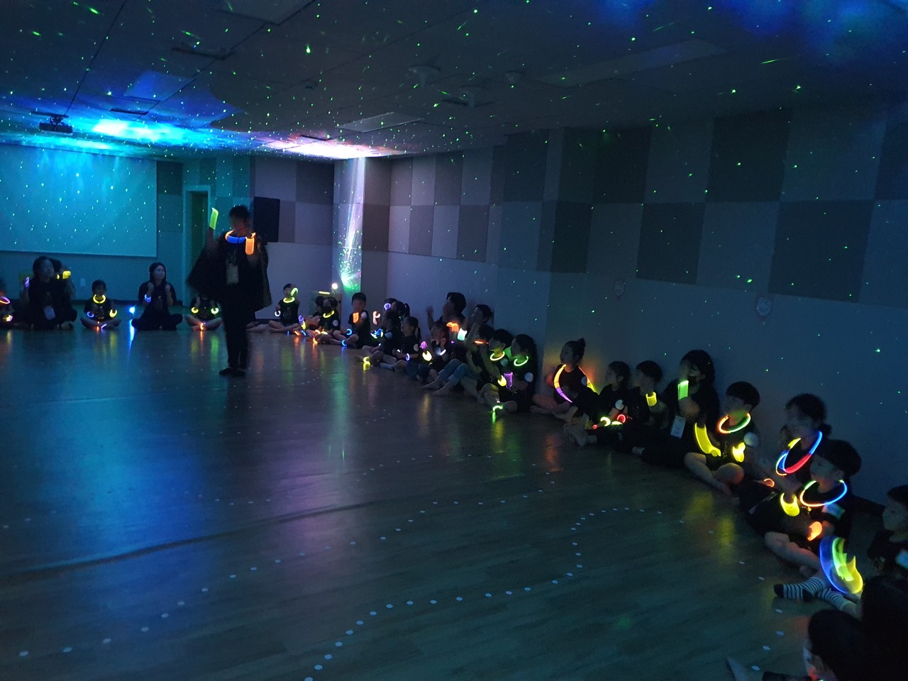 BandPhoto_2023_07_24_18_45_26_11.jpg : 2023년 7월 22일 유치부 <여름성경학교 첫째날>
