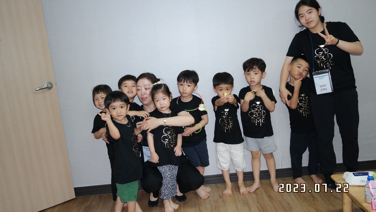 BandPhoto_2023_07_24_18_45_26_37.jpg : 2023년 7월 22일 유치부 <여름성경학교 첫째날>