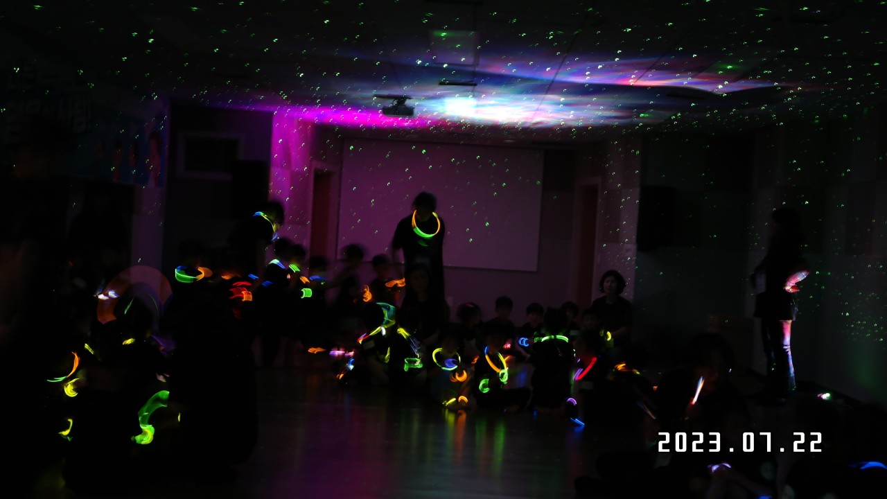 BandPhoto_2023_07_24_18_44_35_11.jpg : 2023년 7월 22일 유치부 <여름성경학교 첫째날>