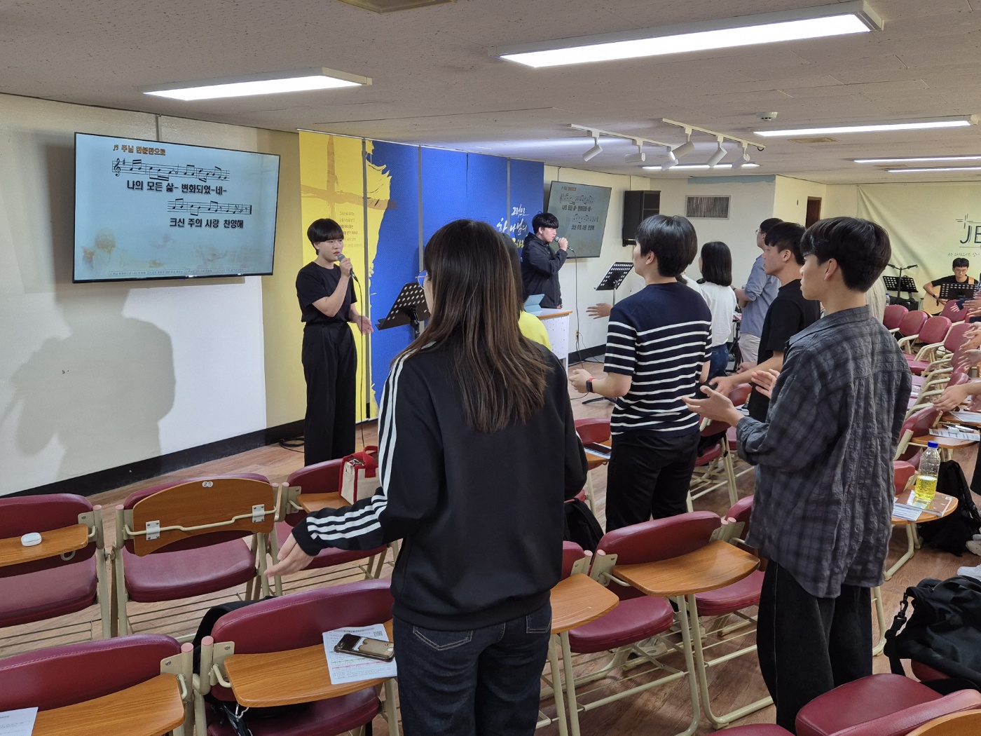 KakaoTalk_20240930_222930553_01.jpg : 9월 29일 고등부 예배 사진입니다